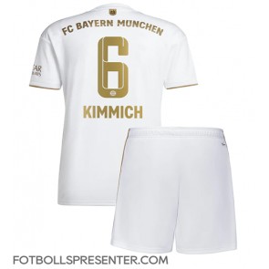 Bayern Munich Joshua Kimmich #6 Bortatröja Barn 2022-23 Kortärmad (+ korta byxor)
